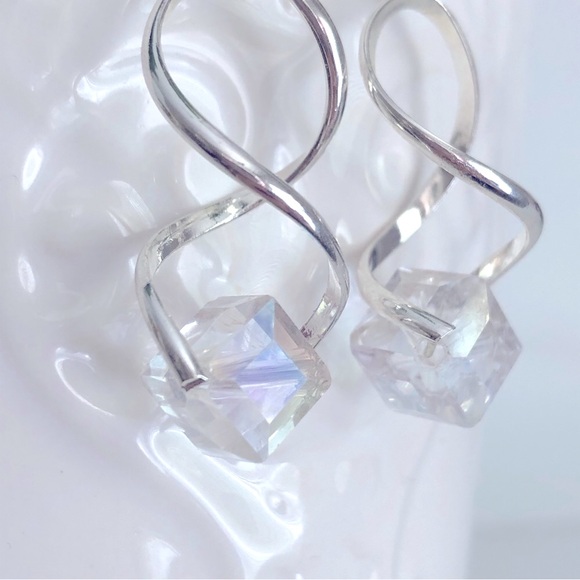 New Dangling Drop Glass Crystal Spiral Helix Twirling Twist Tangled Earrings - Picture 4 of 8